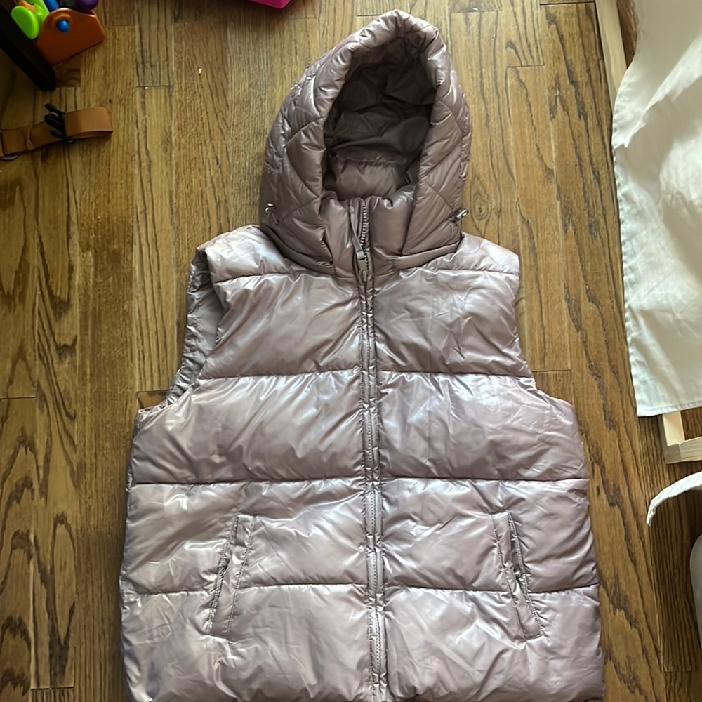 Gap puffer vest
